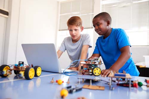 Students Building Programming Robot